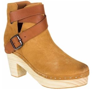 Free People Bungalow Clog Boot (Sand)
